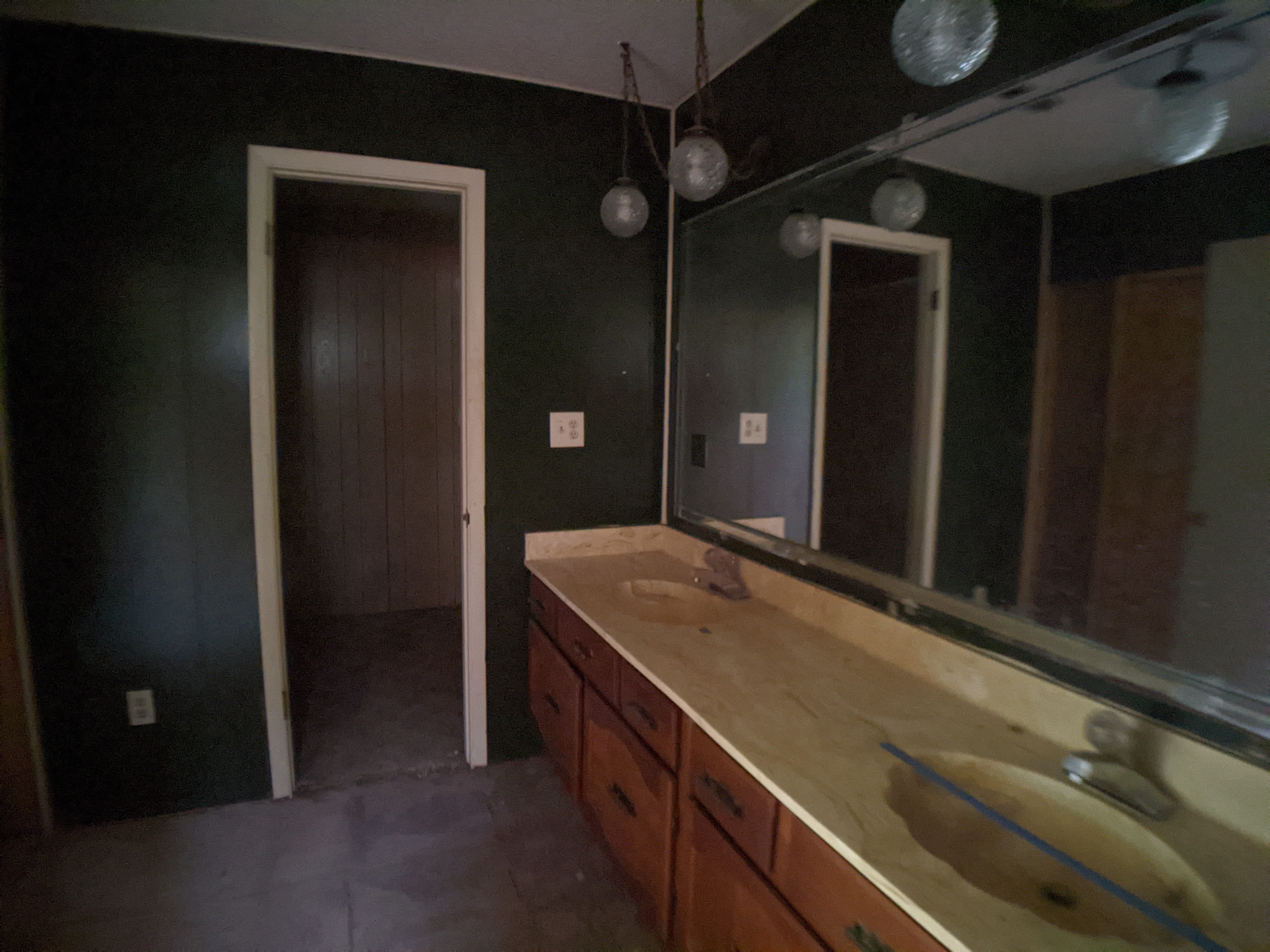 Online Auction Single Family Home 4327 McFarland Circle, Orange, TX