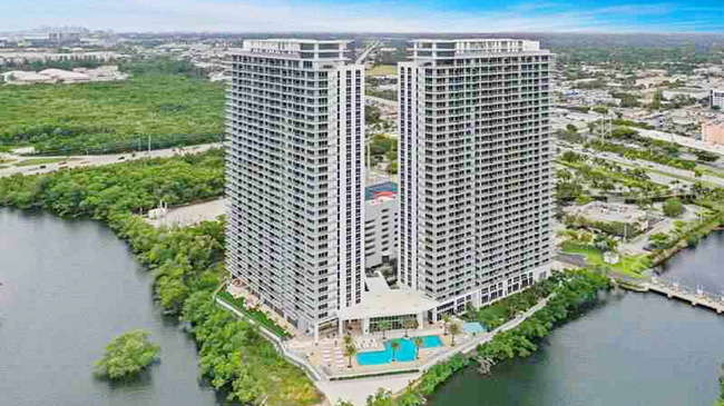 Online Auction: Condo Unit, 16385 Biscayne Blvd, Unit 703, N. Miami Beach, FL